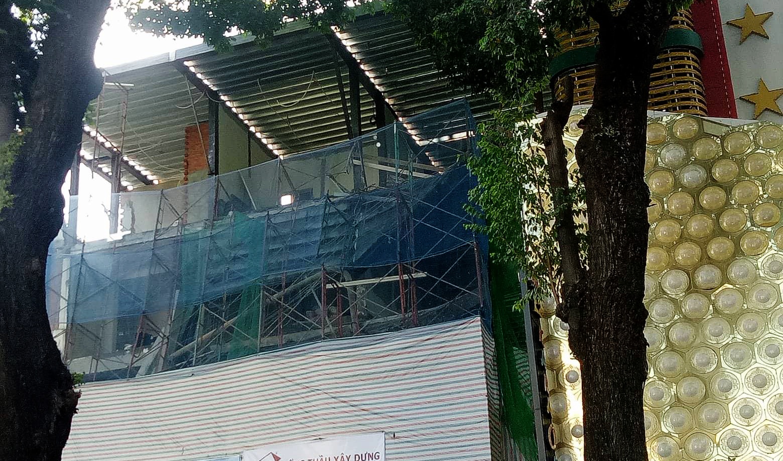 Sap cong trinh xay dung, mot nguoi tu vong o Sai Gon hinh anh