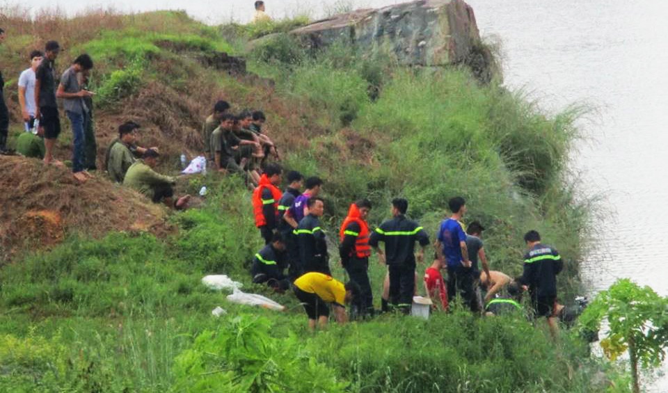 Boi giang luoi bat ca, mot thanh nien duoi nuoc tu vong o Sai Gon hinh anh