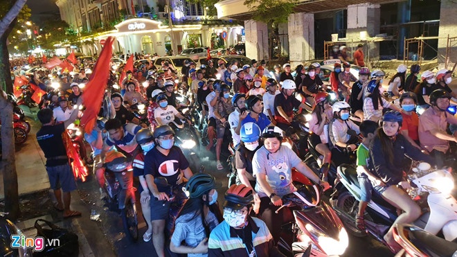 Cấm đường dịp tết ảnh 2 Cam duong dip tet anh 2