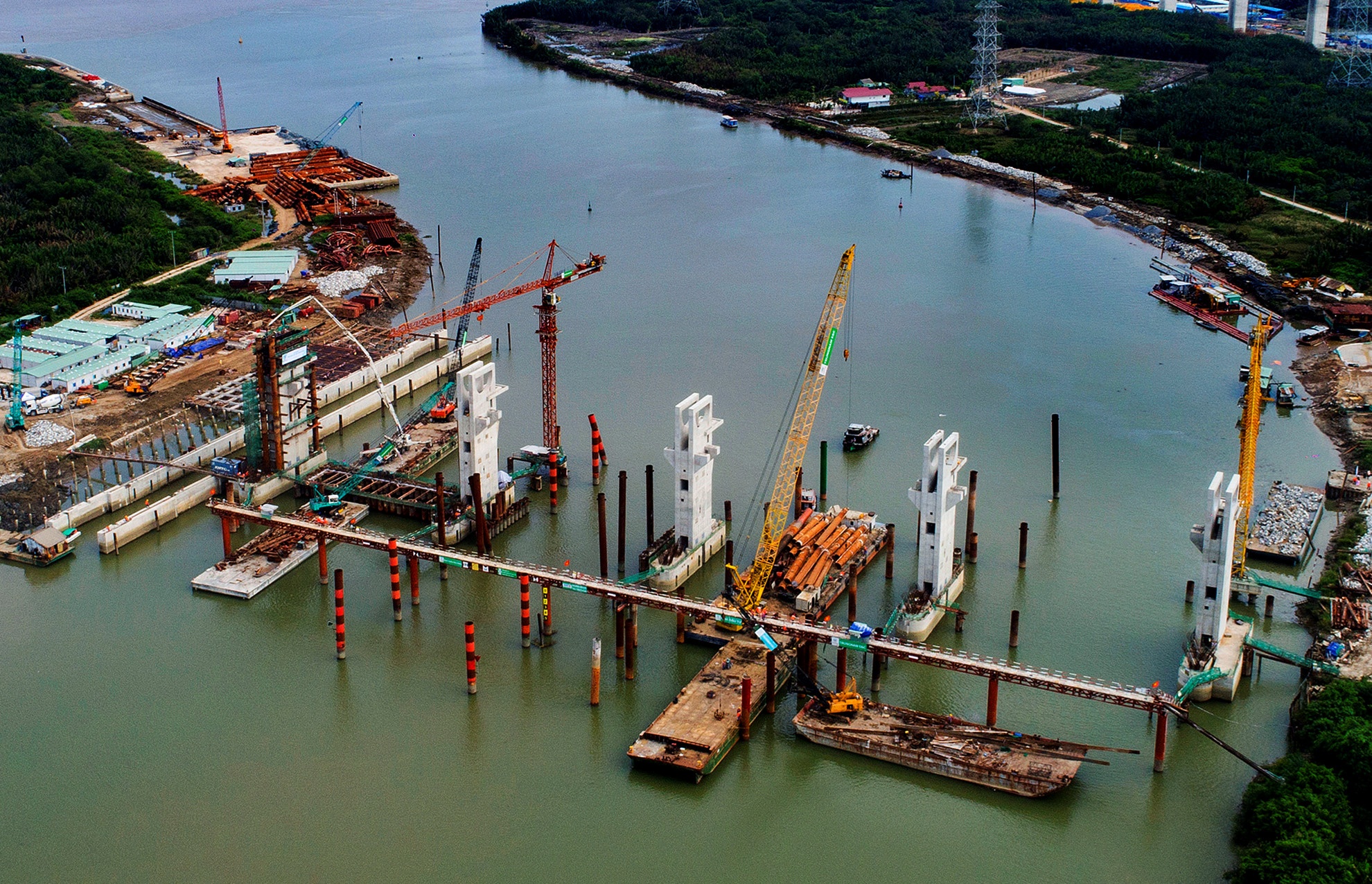 Tam ngung 7 thang, sieu du an chong ngap o Sai Gon thiet hai 200 ty hinh anh