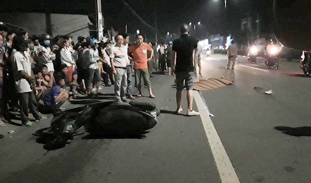 Du khach Trung Quoc tu nan sau va cham xe bon o Binh Duong hinh anh