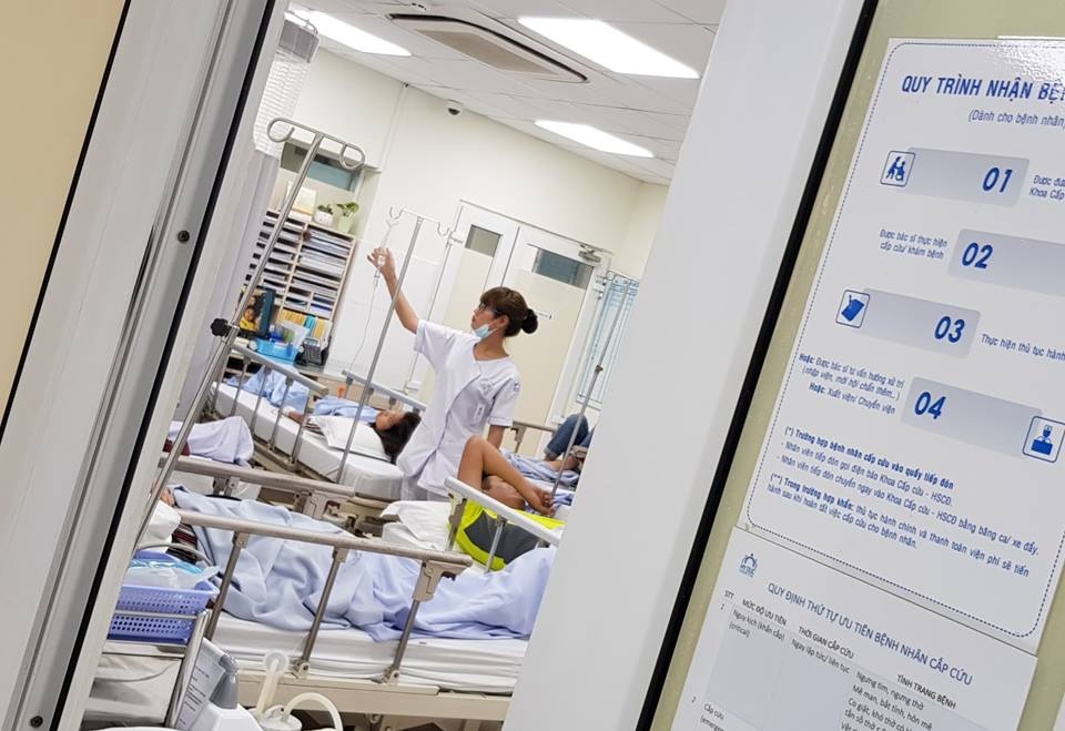 10 nguoi nhap vien cap cuu sau mot ngay an tiec nha hang o TP.HCM hinh anh