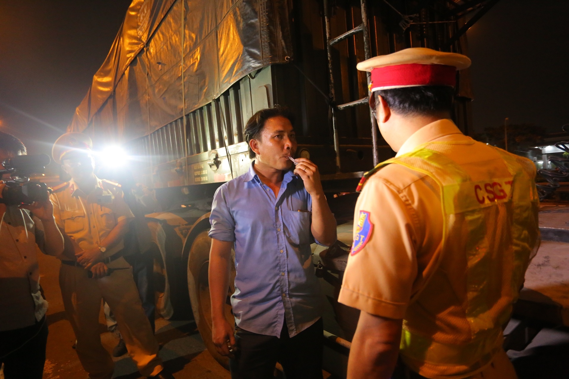 Kien nghi cong khai danh tinh tai xe nghien ma tuy hinh anh