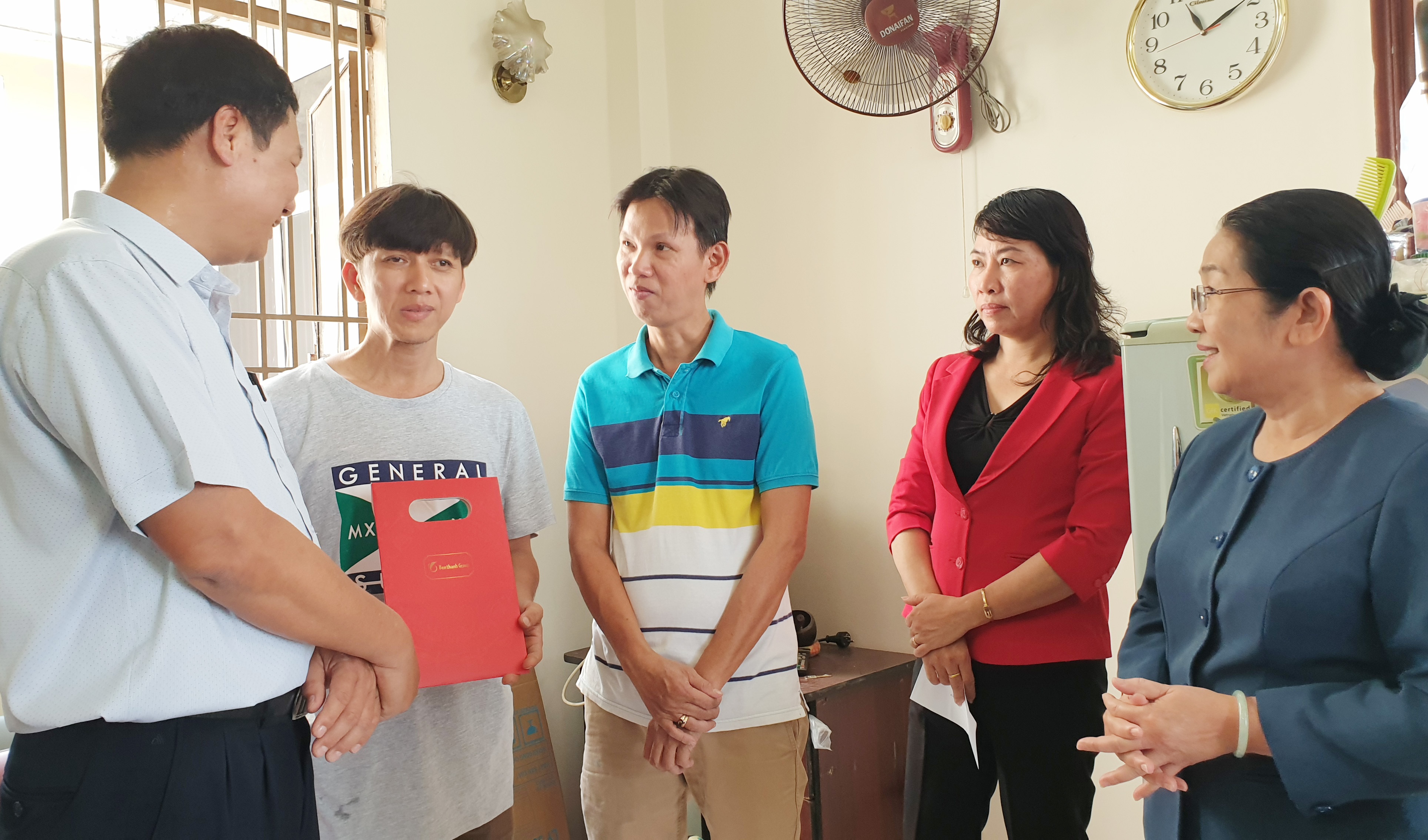 Chung cu nghieng 45 cm anh 1