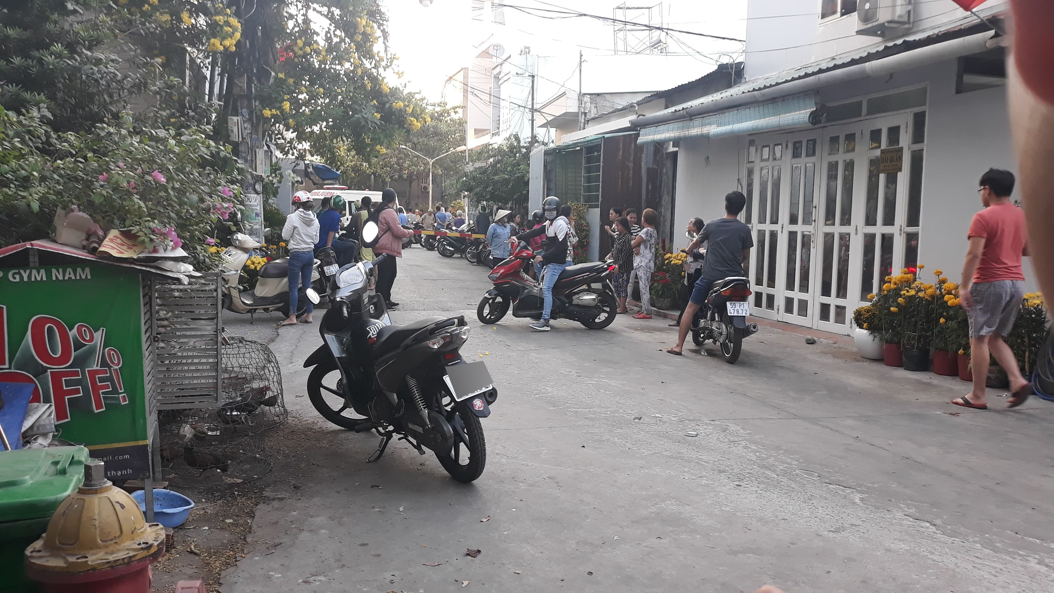 Thanh niên rớt lầu ảnh 1 Thanh nien rot lau anh 1