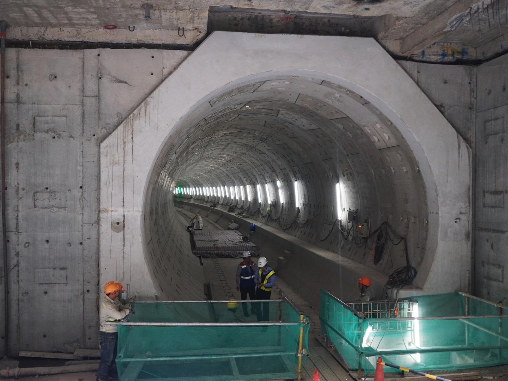 Chu tich TP.HCM noi ve viec tam ung kinh phi xay tuyen metro so 1 hinh anh