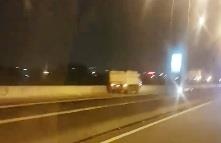 Xe tai chay nguoc chieu vun vut tren cao toc TP.HCM - Long Thanh hinh anh