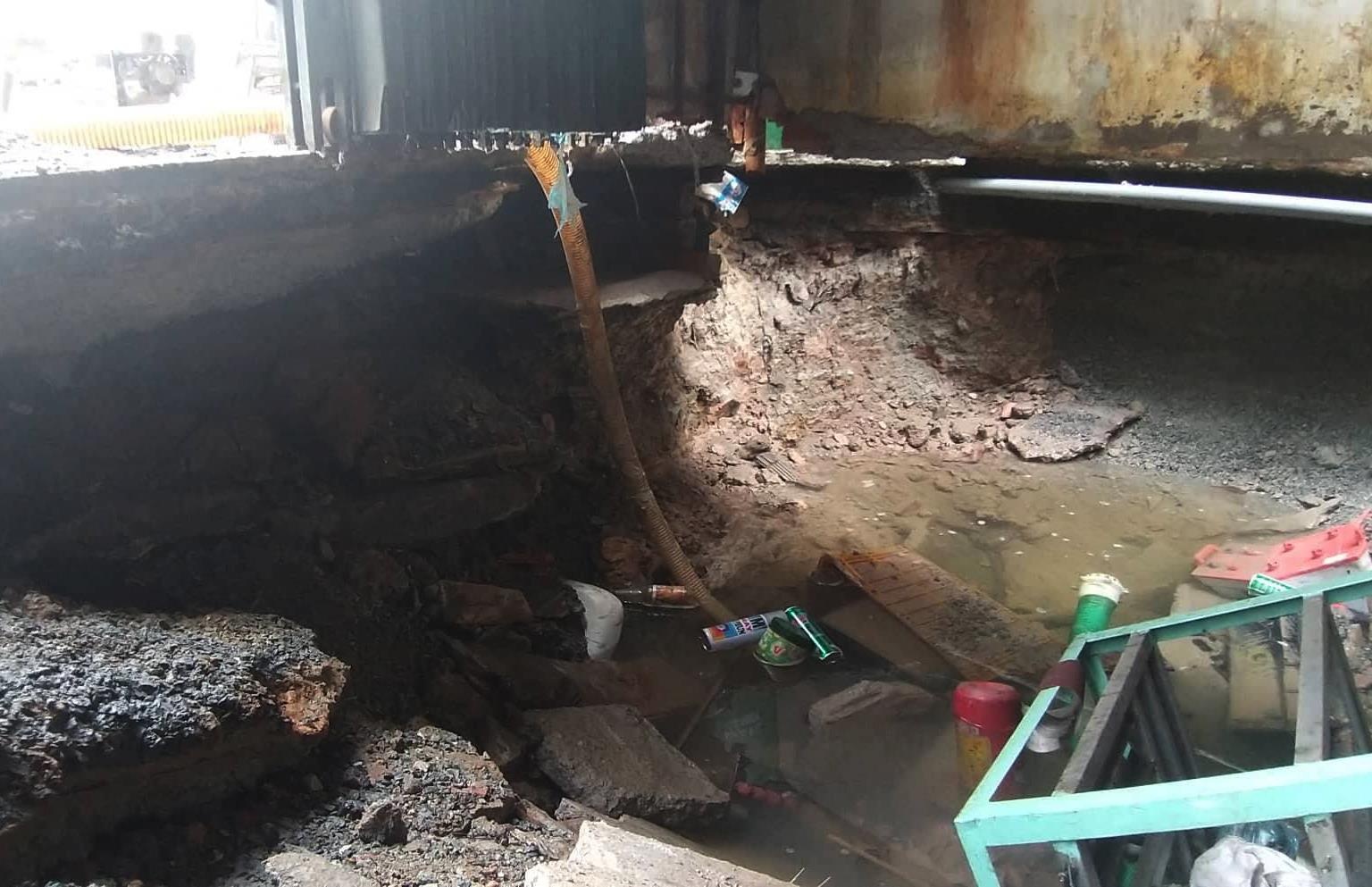 Vỡ đường ống dẫn nước ảnh 1 Vo duong ong dan nuoc anh 1