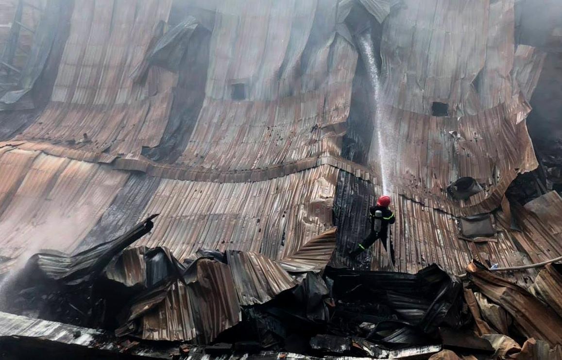 Cháy nhà xưởng ảnh 1 Chay nha xuong anh 1