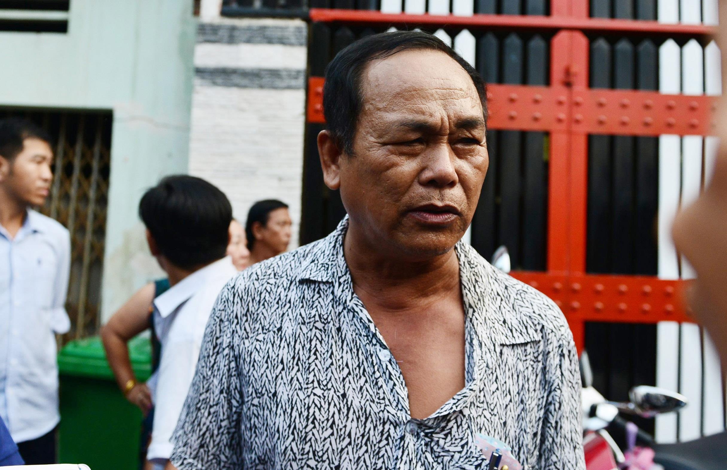 Cha cua Phuc XO ke chuyen cam nha dua tien cho con trai hinh anh