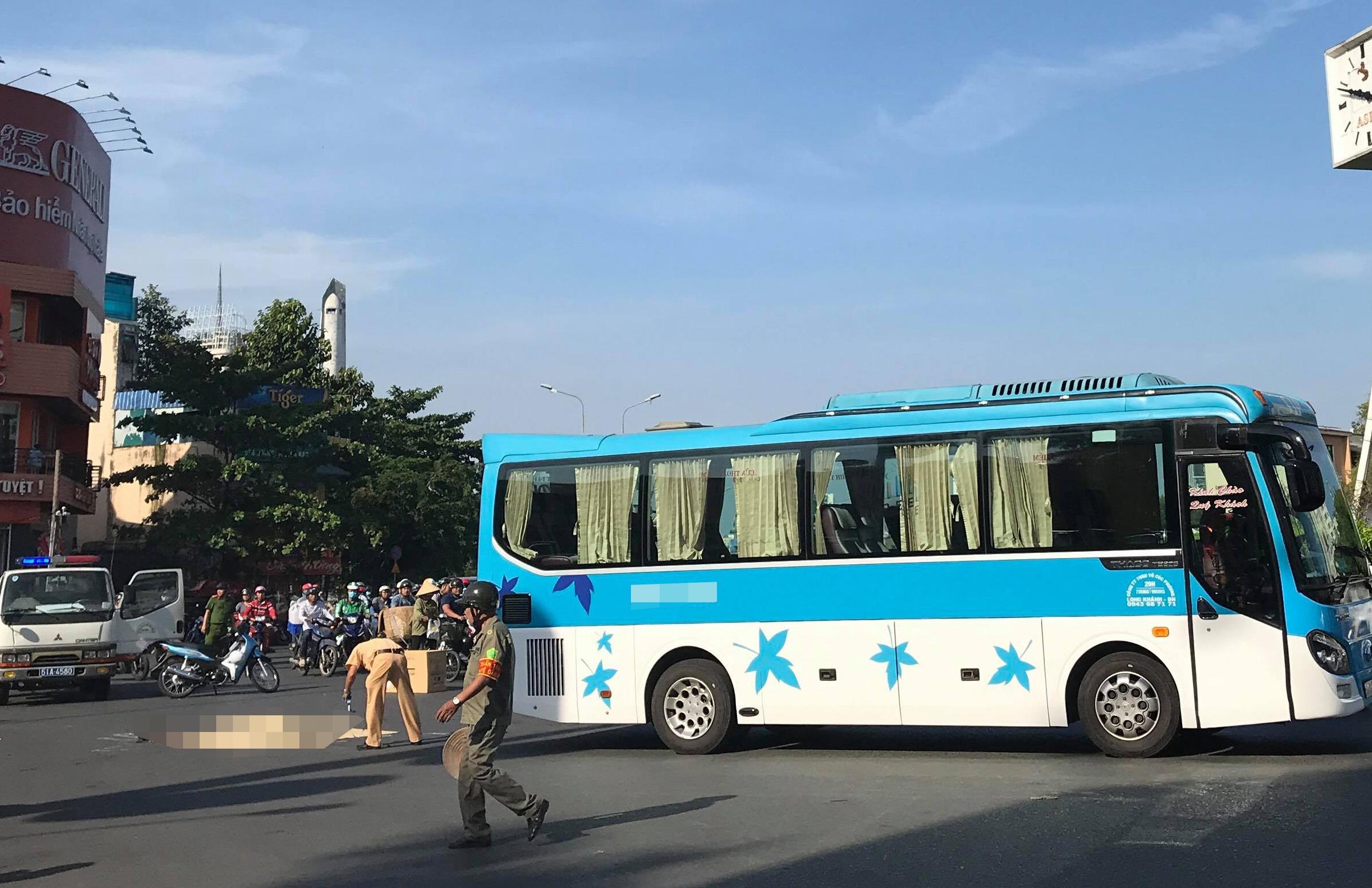 Ba ban ve so o Sai Gon bi xe khach can tu vong hinh anh