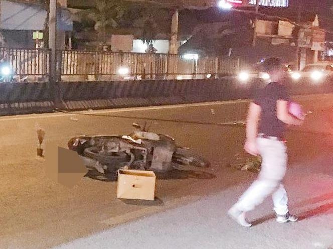 Va cham voi oto tai trong dem, nam thanh nien tu vong o Sai Gon hinh anh