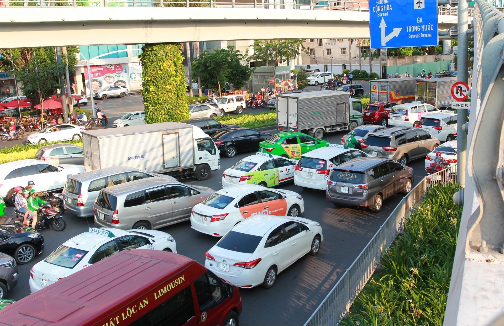 San bay Tan Son Nhat anh 4