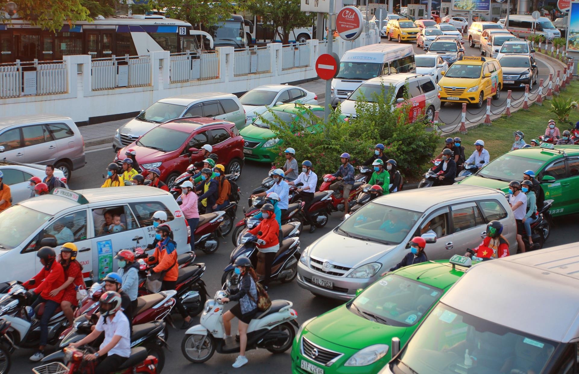 San bay Tan Son Nhat anh 2