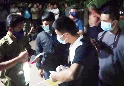 Vu 2 xac nan nhan trong khoi be tong: Nguoi thue nha song bi an hinh anh