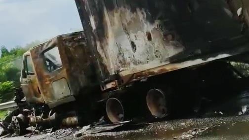 Chay xe tren cao toc anh 1