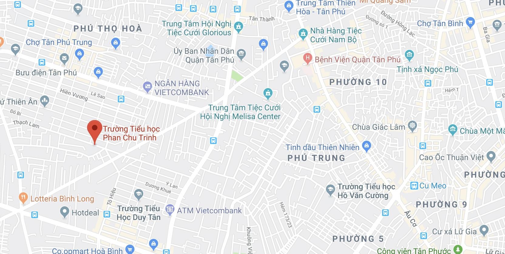 Cây xanh ngã đè ôtô ảnh 2 Cay xanh nga de oto anh 2