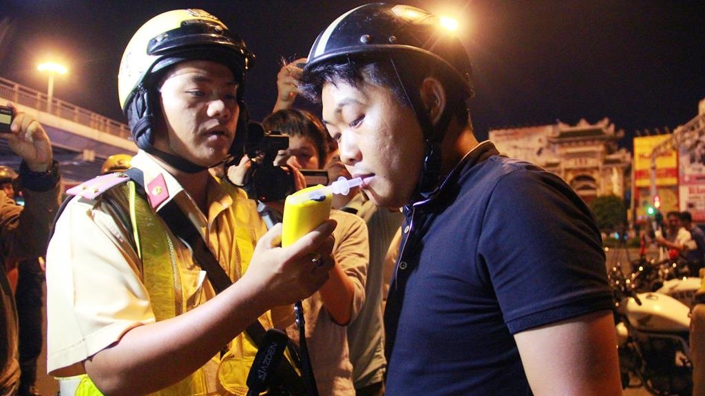 CSGT TP.HCM phat gan 2.500 phuong tien trong 5 ngay tong kiem tra hinh anh