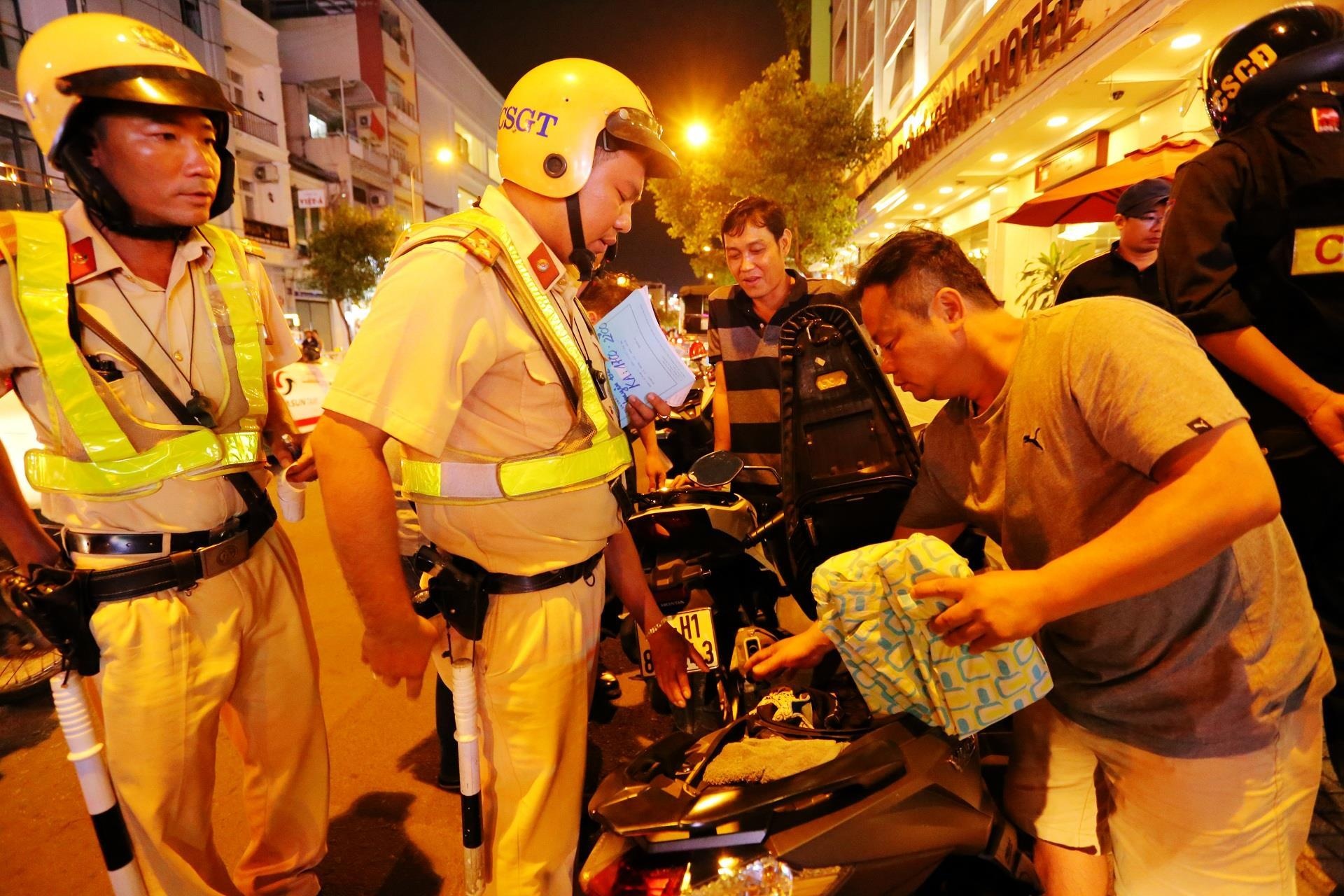 Tong kiem tra phuong tien giao thong anh 1