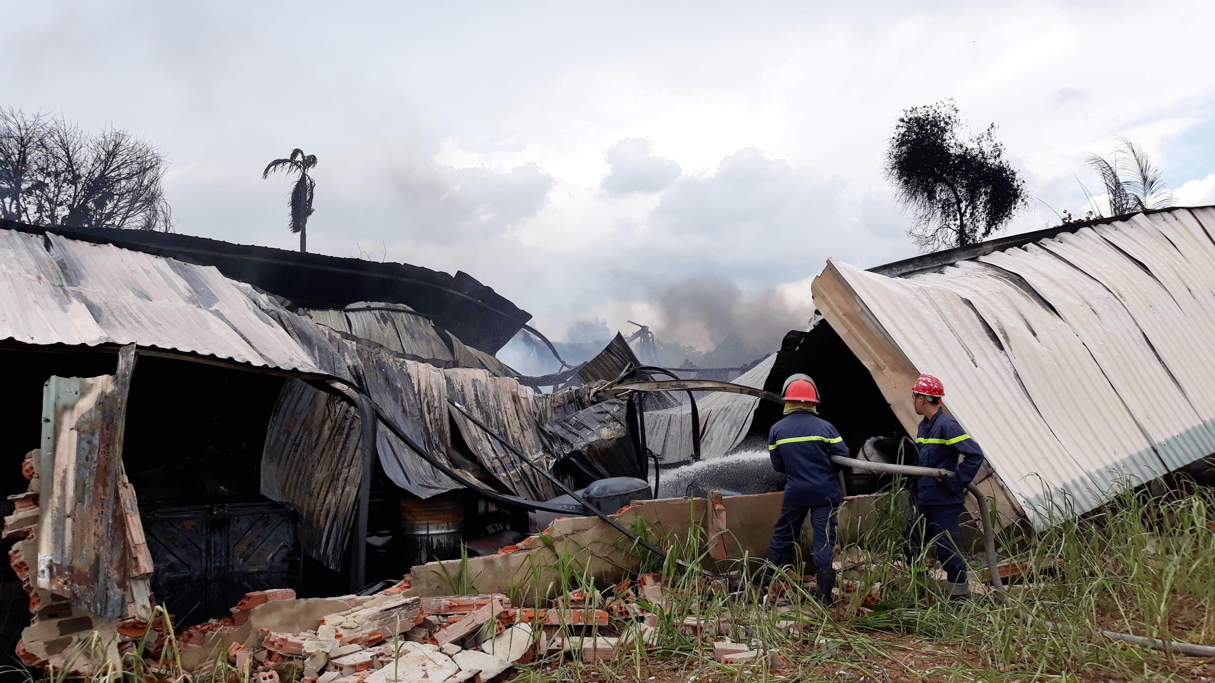 Chay nha xuong 1.000 m2 o Sai Gon anh 1