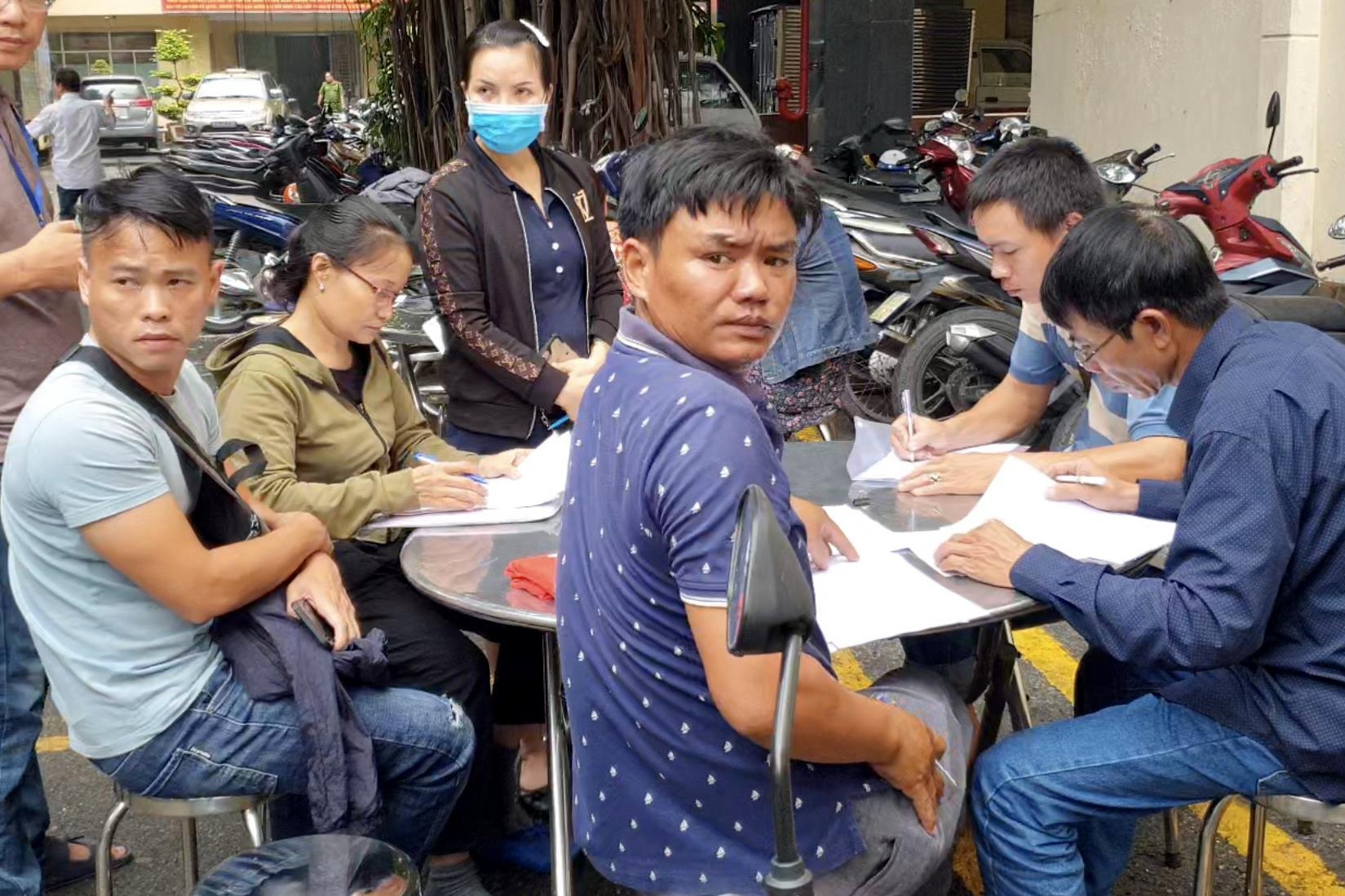 Hon 500 nguoi den tru so cong an sau vu Chu tich HDQT Alibaba bi bat hinh anh