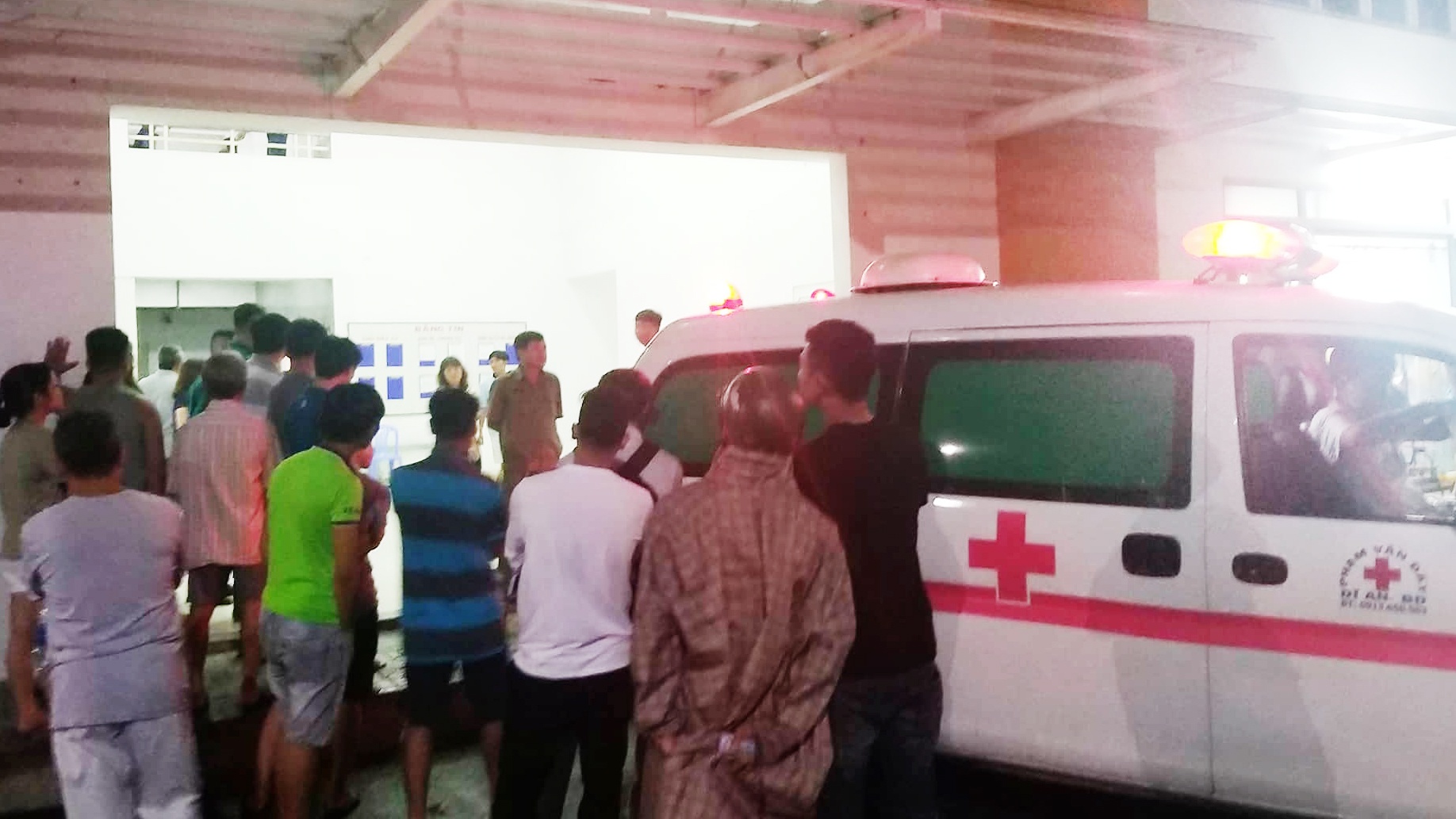 Bảo vệ rơi từ tầng 18 ảnh 1 Bao ve roi tu tang 18 anh 1