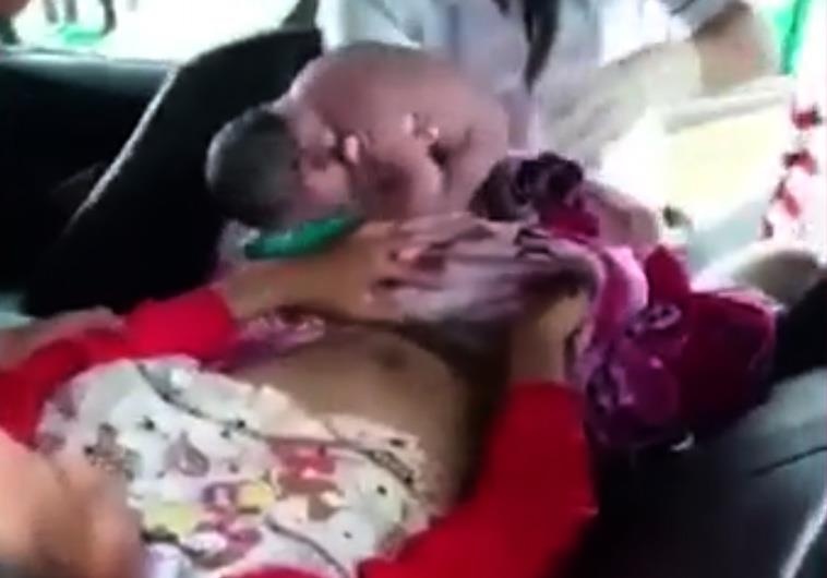 San phu sinh con tren taxi hinh anh