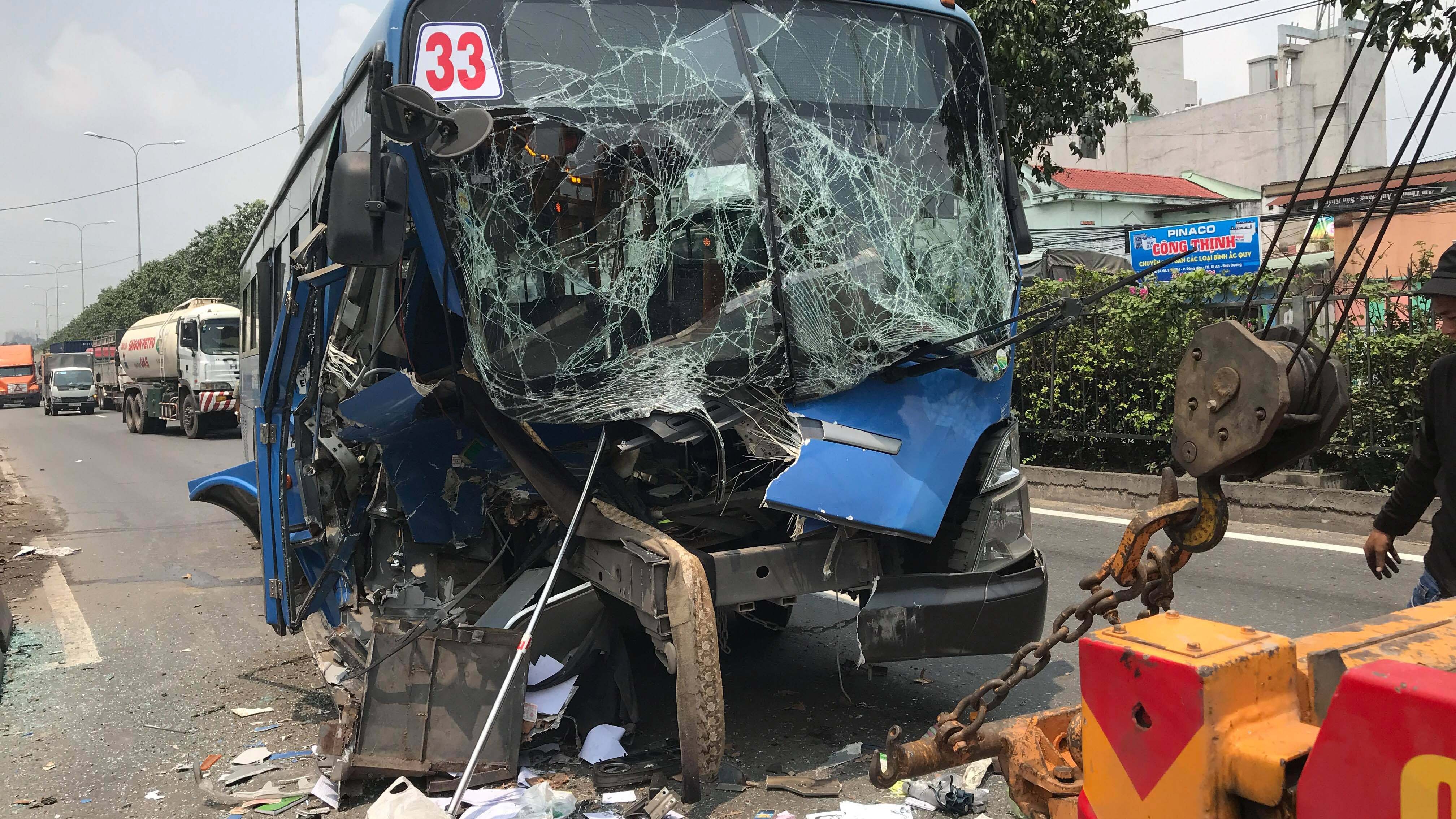 Xe buyt tong xe dau keo anh 1