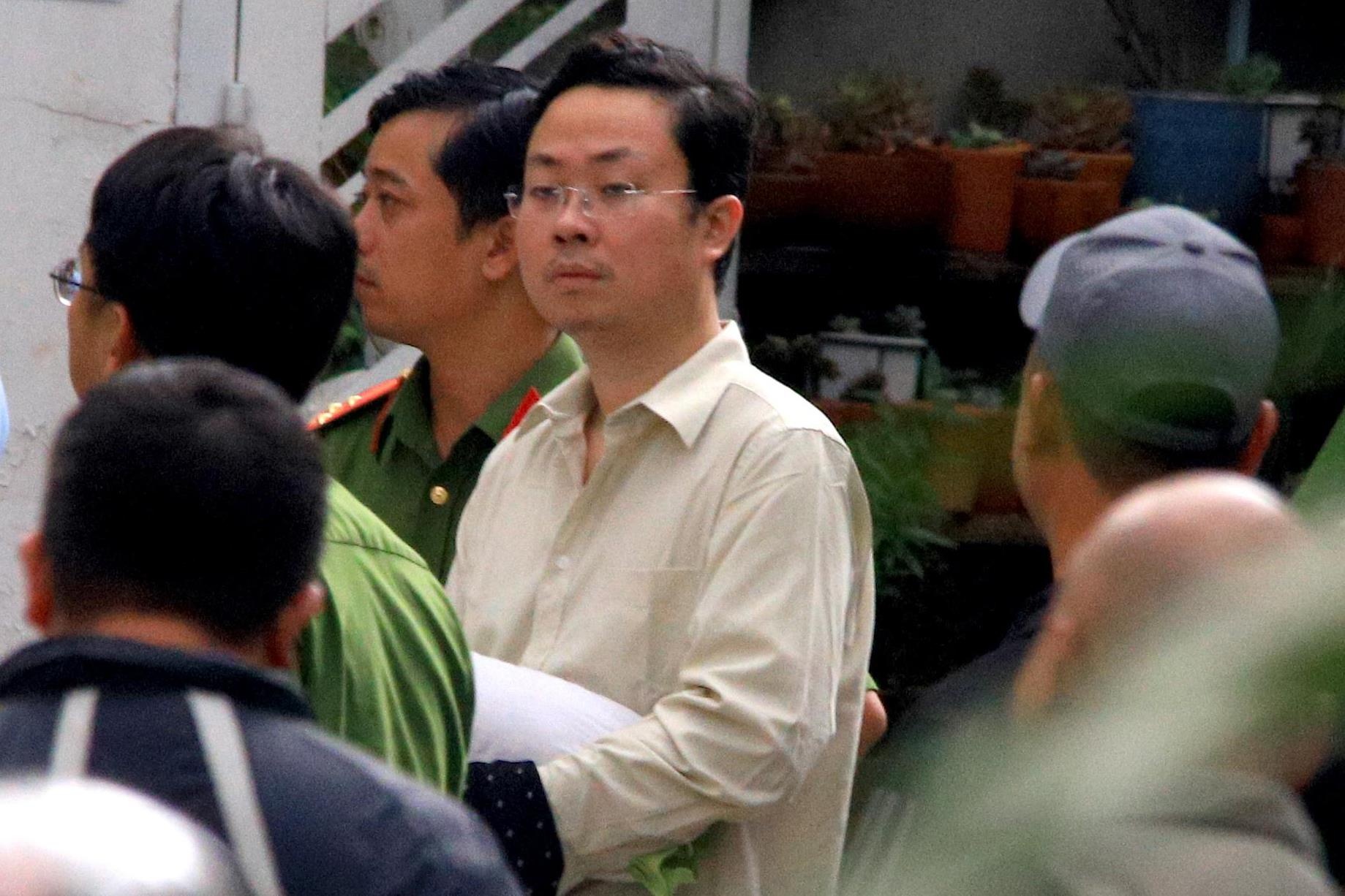 Canh sat TP.HCM thuc nghiem vu Pho chanh an quan 4 xam pham cho o hinh anh