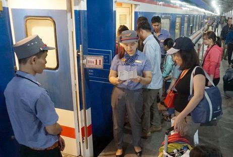 Ga Sai Gon len lich ban 300.000 ve tau Tet Canh Ty 2020 hinh anh