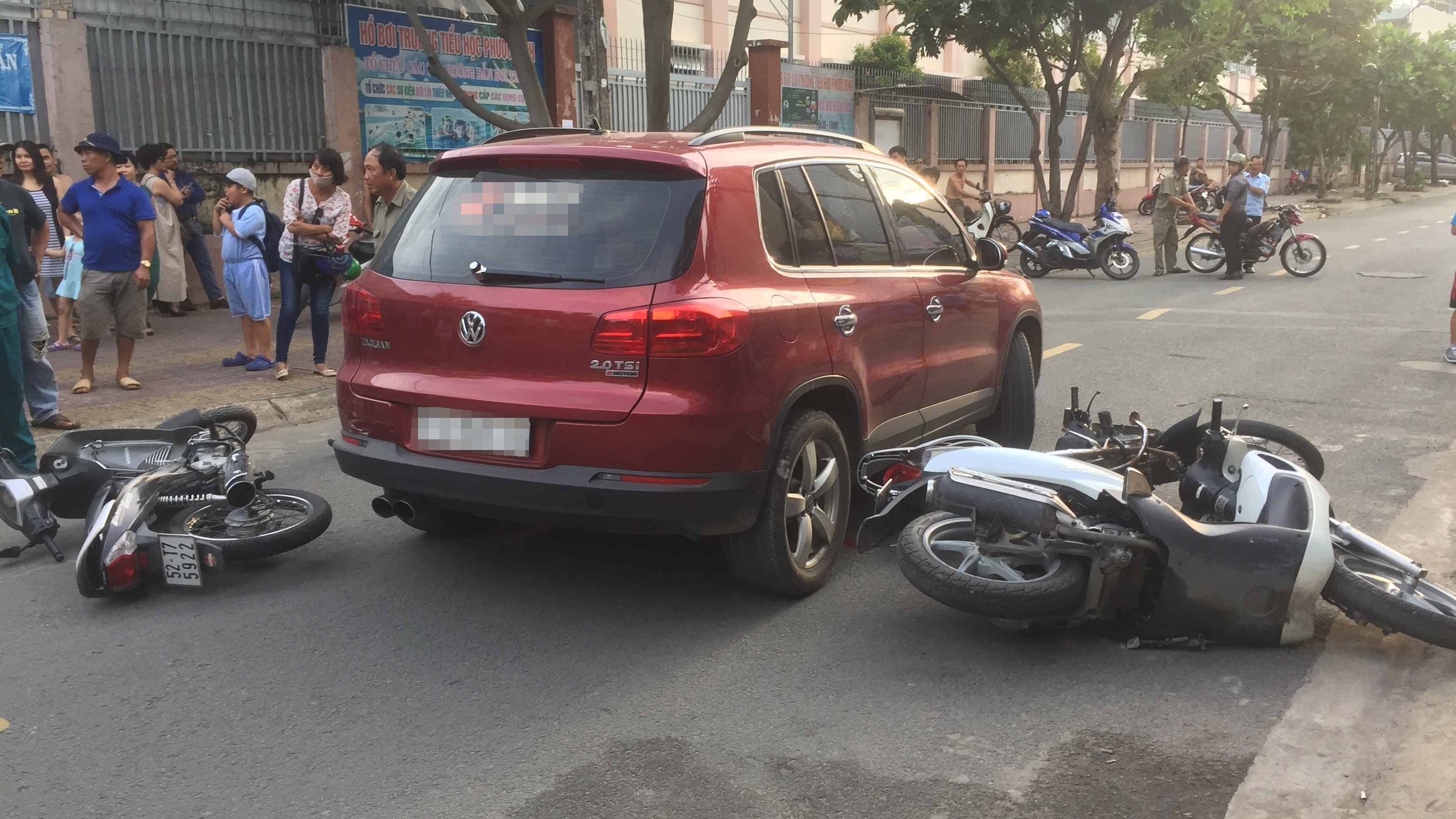 nữ tài xê gây tai nạn liên hoàn ảnh 1 nu tai xe gay tai nan lien hoan anh 1