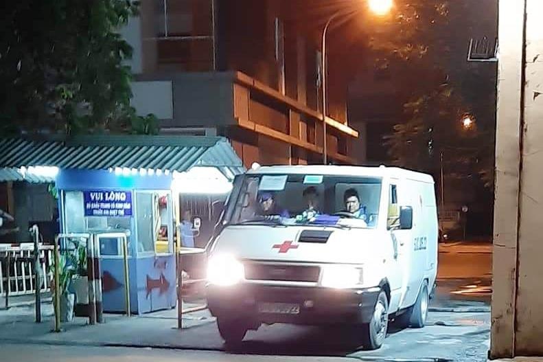 Roi tu tang cao chung cu Hung Ngan, mot nguoi thiet mang hinh anh