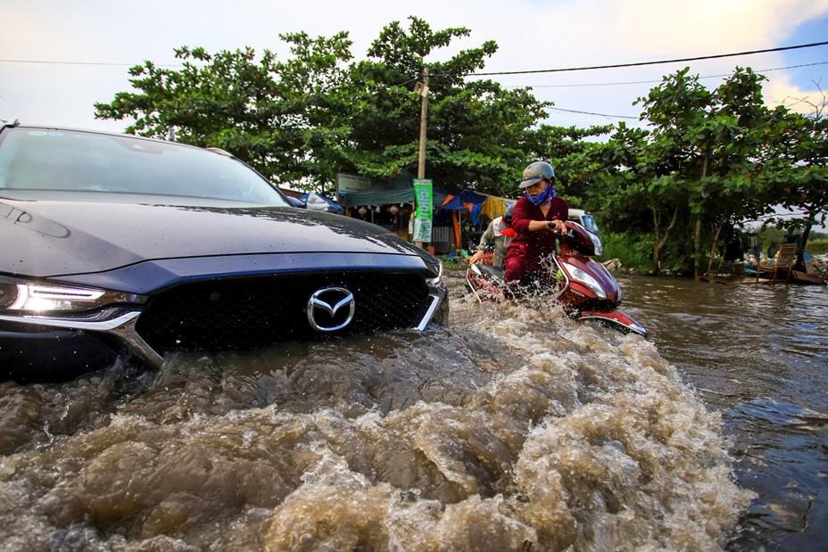 Trieu cuong o TP.HCM se dat dinh 1,7 m ngay 29/10 hinh anh