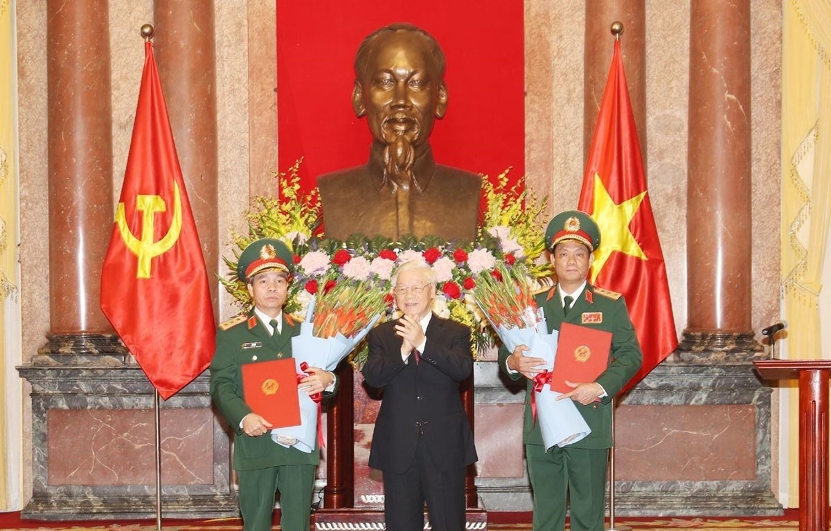 Tang quan ham cho can bo anh 1