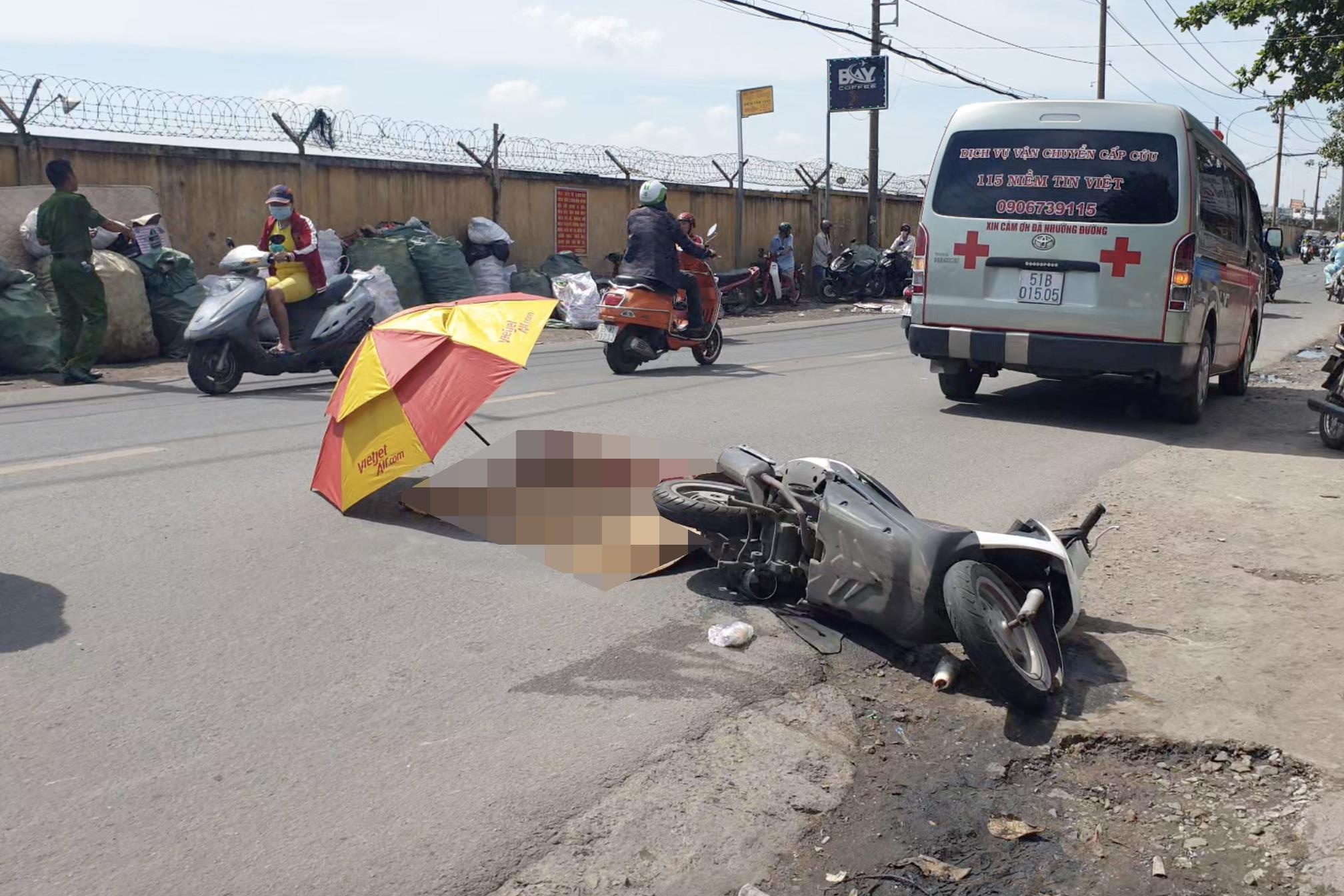 Hien truong xe tai can co gai 20 tuoi tu vong o TP.HCM hinh anh