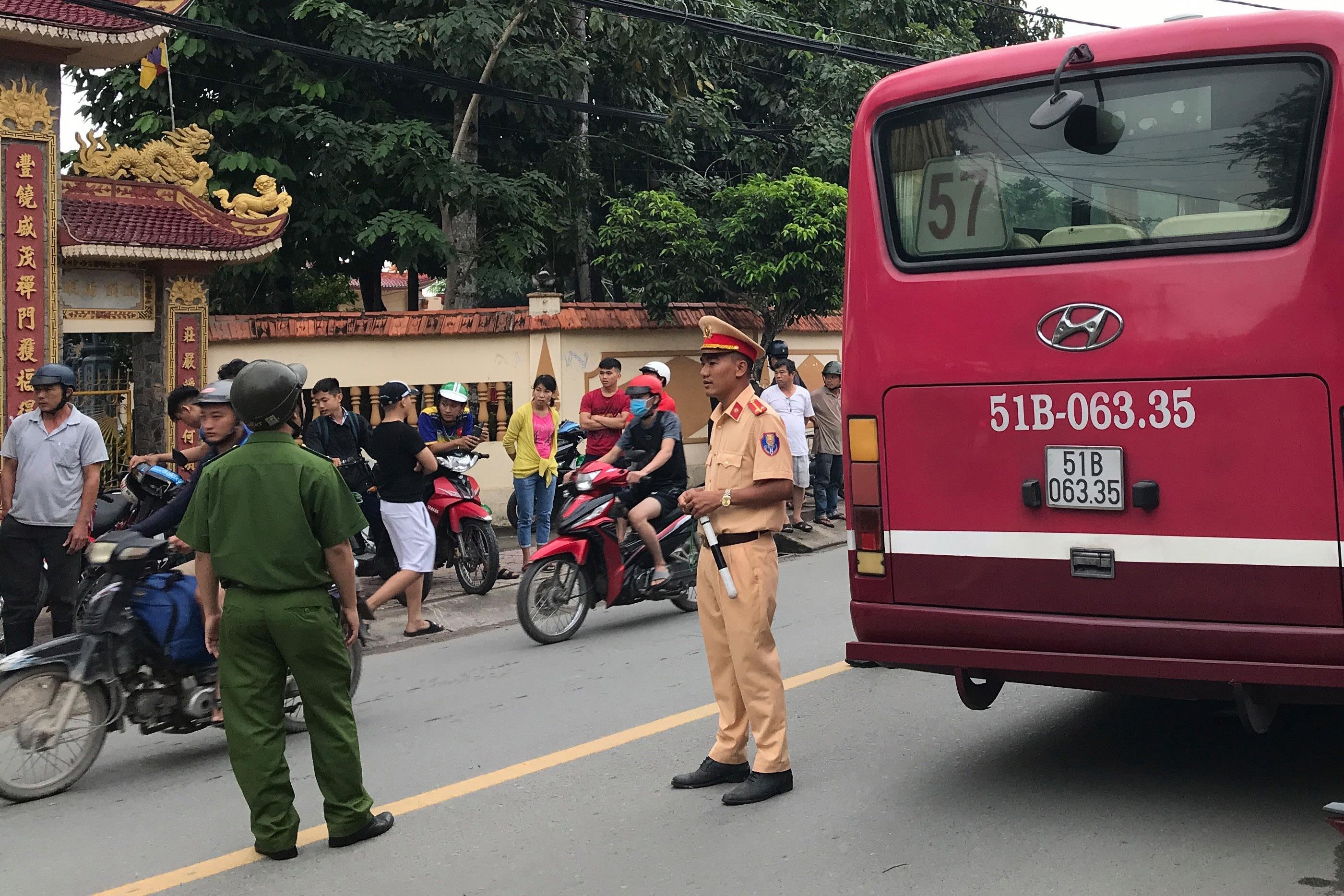 Xe buyt o TP.HCM can chet nguoi hinh anh