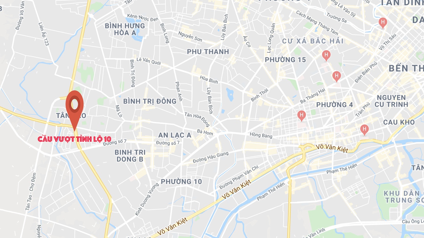 Rơi cầu vượt nguy kịch ảnh 2 Roi cau vuot nguy kich anh 2