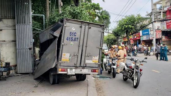 Trộm xe tải gây tai nạn ảnh 1 Trom xe tai gay tai nan anh 1