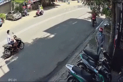 Trom xe Exciter trong nhay mat hinh anh