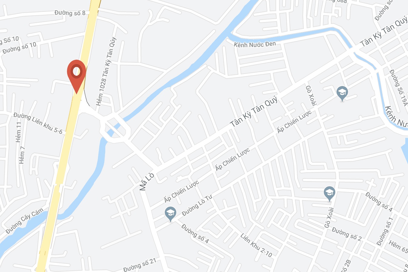 nguoi dan ong chet trong lan oto anh 2