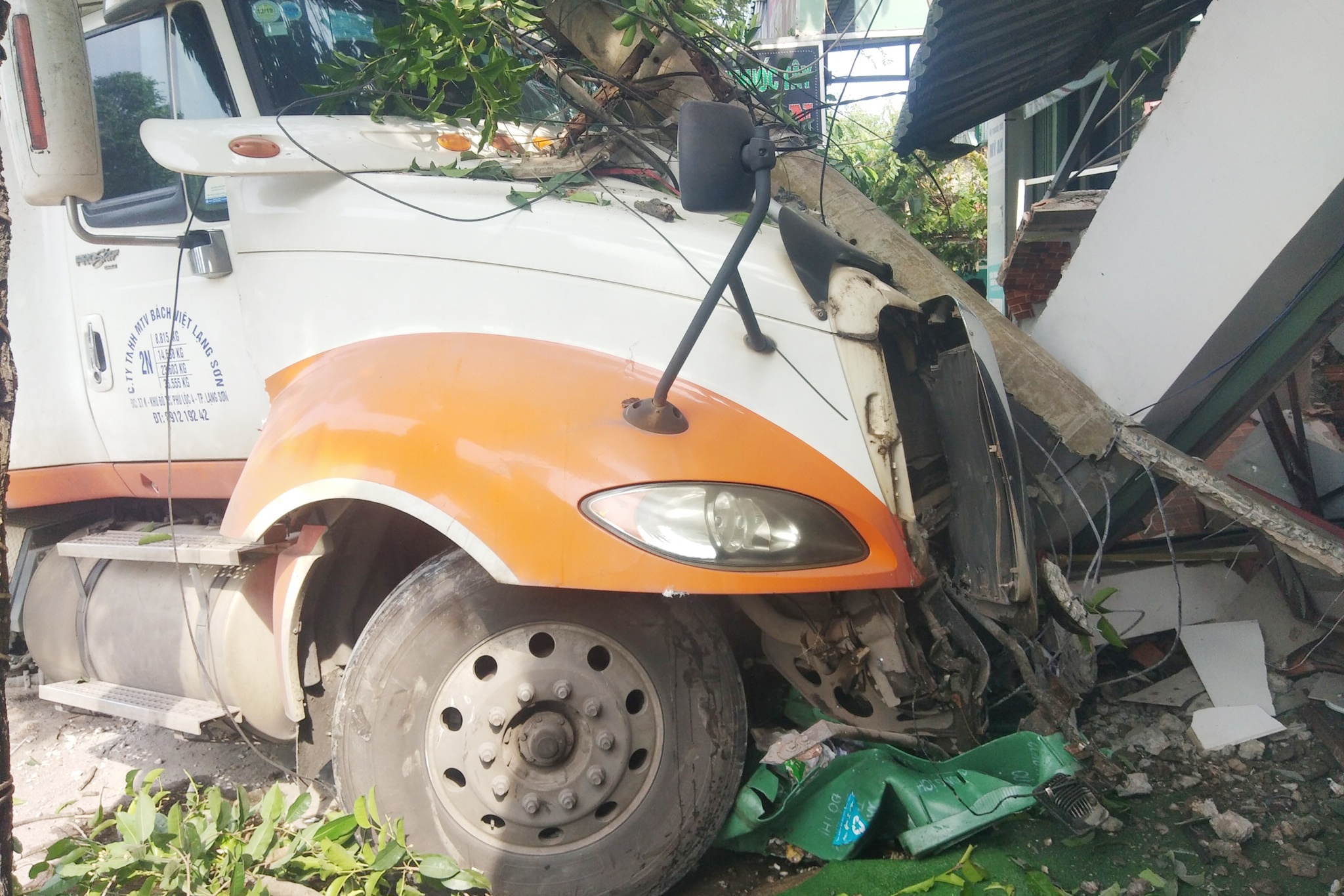 Xe dau keo tong sap nha o TP.HCM hinh anh