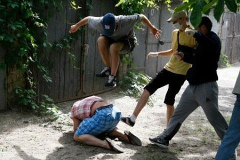 Bat tam giam 9 thanh nien di thu tien bao ke hinh anh