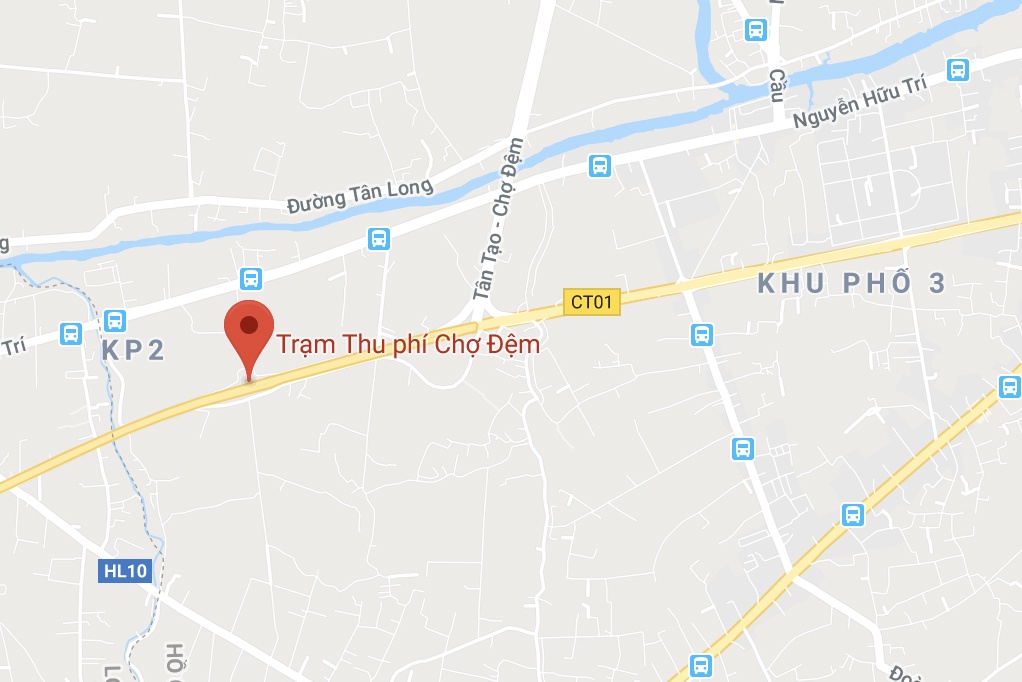 xe khách tông trạm thu phí ảnh 2 xe khach tong tram thu phi anh 2