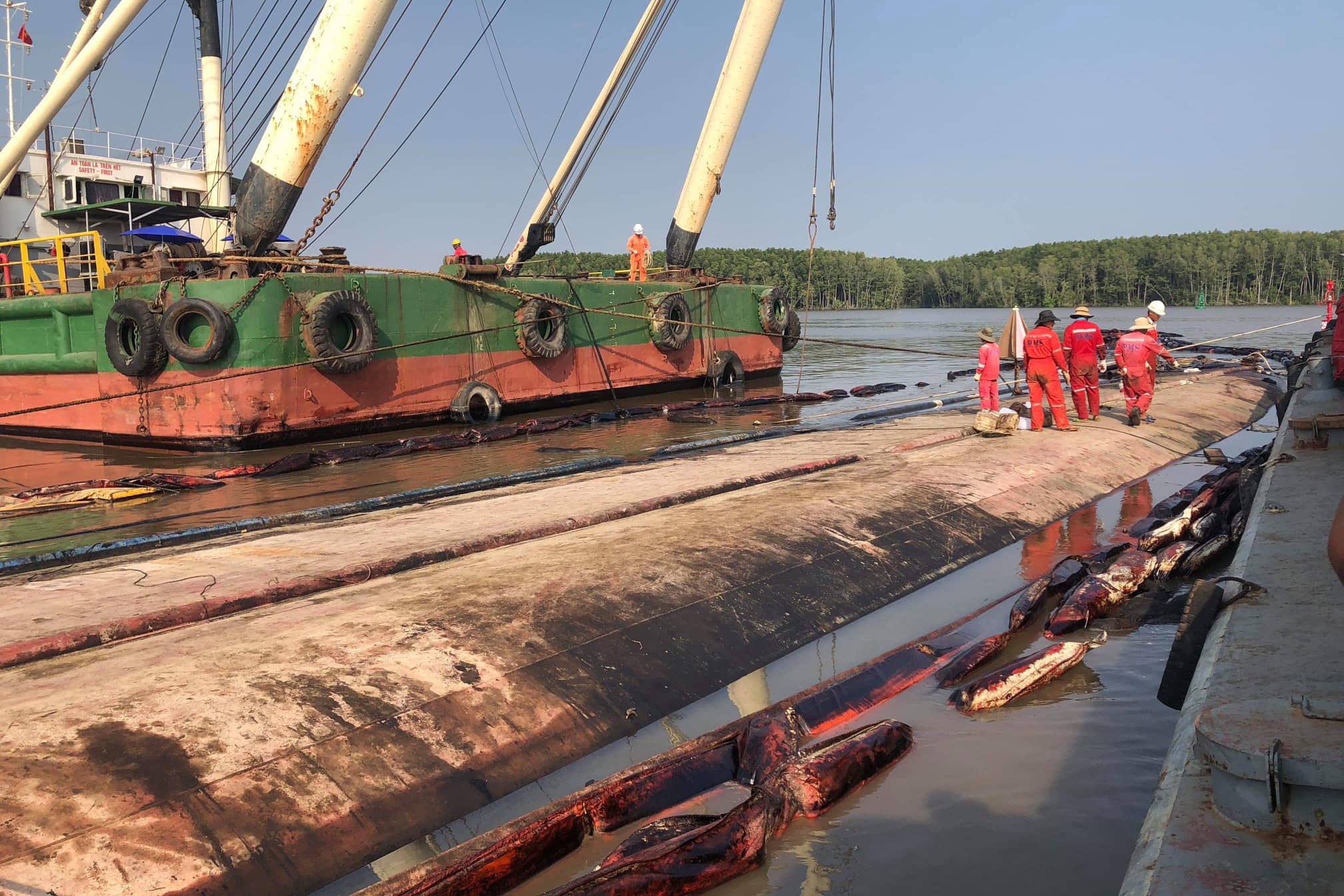 Tim thay tho lan cuoi cung mat tich tren song Long Tau hinh anh