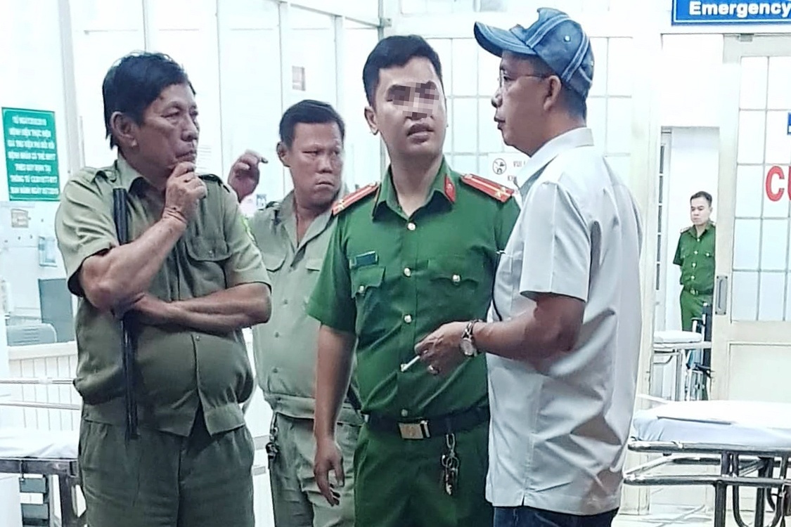 Nguoi dan ong tu tu bang sung anh 1