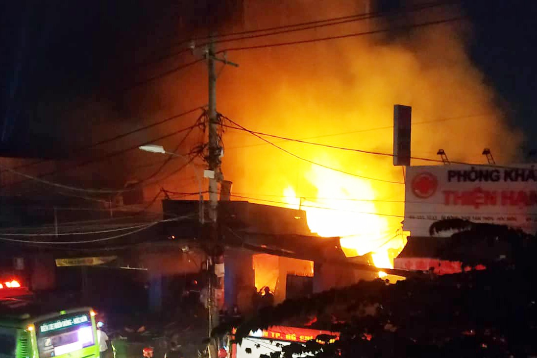 chay xuong go o Hoc Mon anh 1