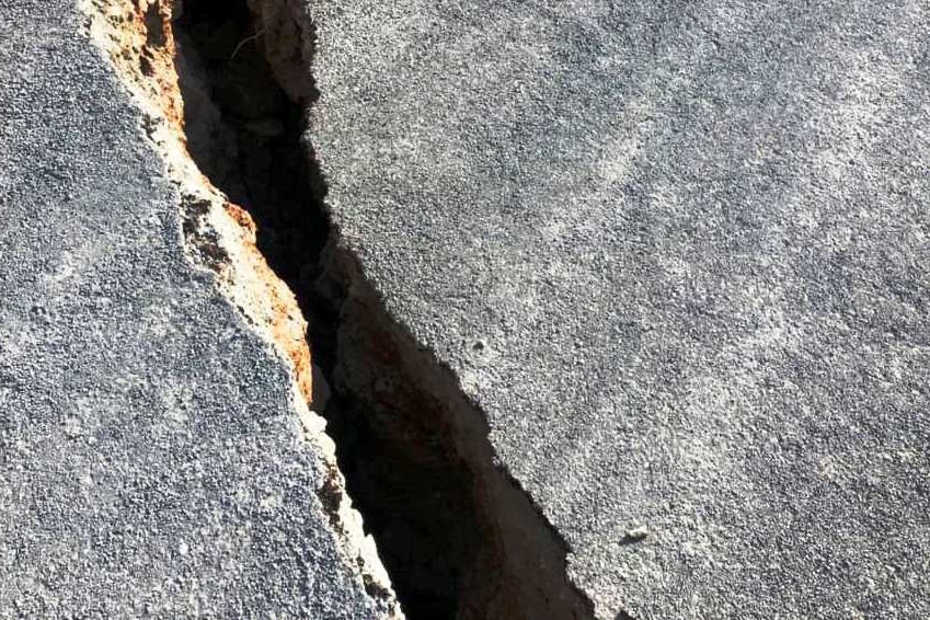 Cam xe chay tren duong nut toac o Long An hinh anh