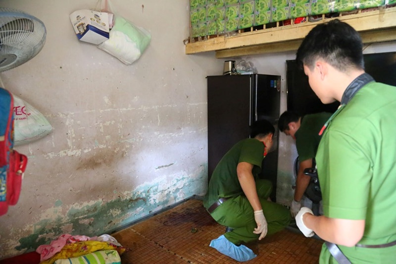 Mau thuan tinh ai, 9X o TP.HCM bi sat hai hinh anh