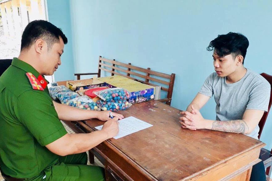 buon lau phao no anh 1