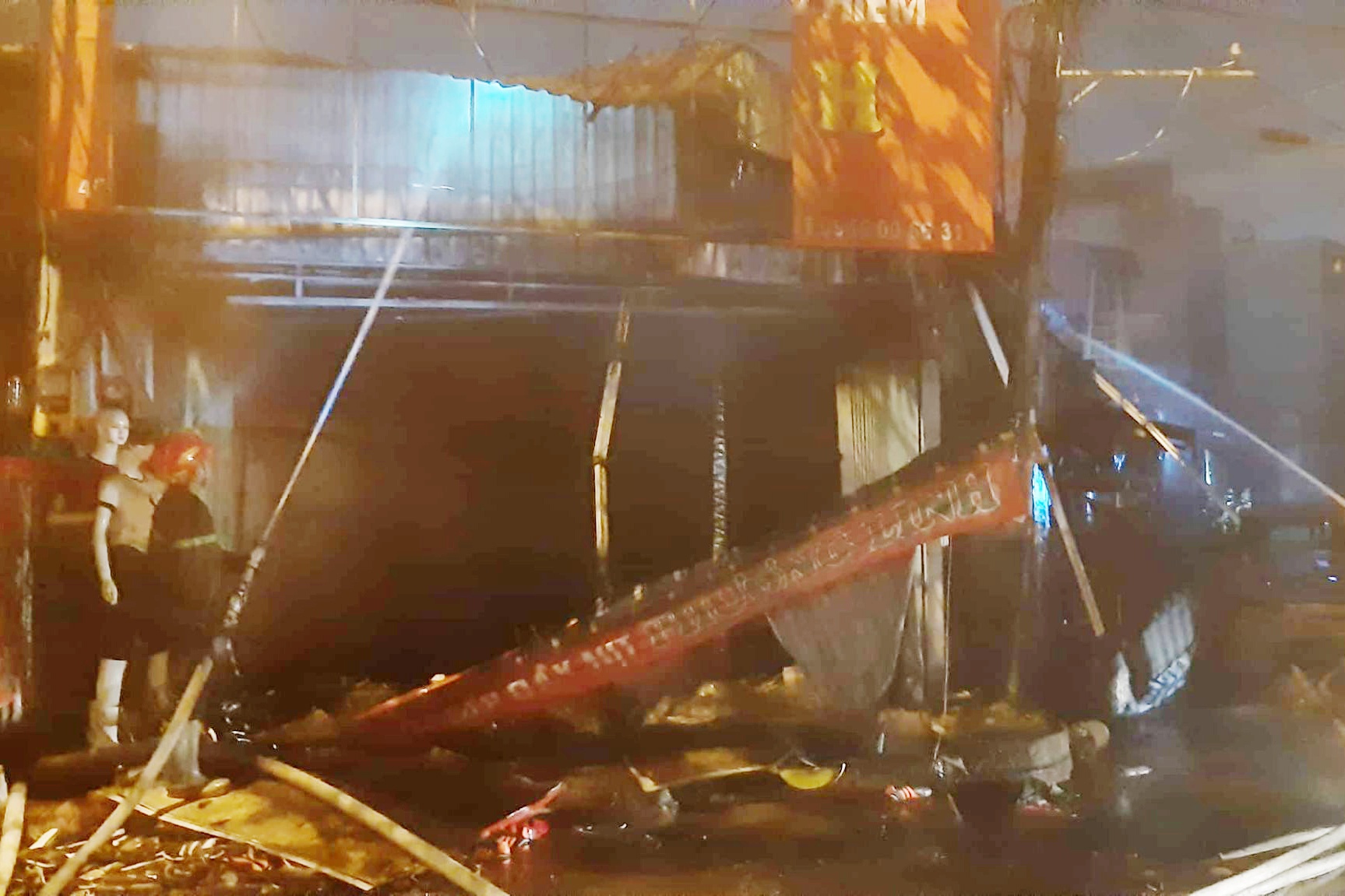 chay nhieu cua hang kinh doanh anh 1